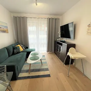 Apartament Al-dom Ogrodowa Bocianie Gniazdo Z Garażem, Kołobrzeg